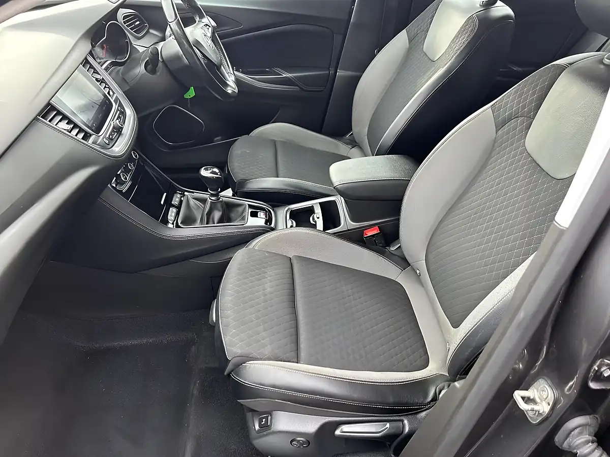 Used 2019 Vauxhall Grandland X Sport Nav Grey - Interior and Exterior details 10