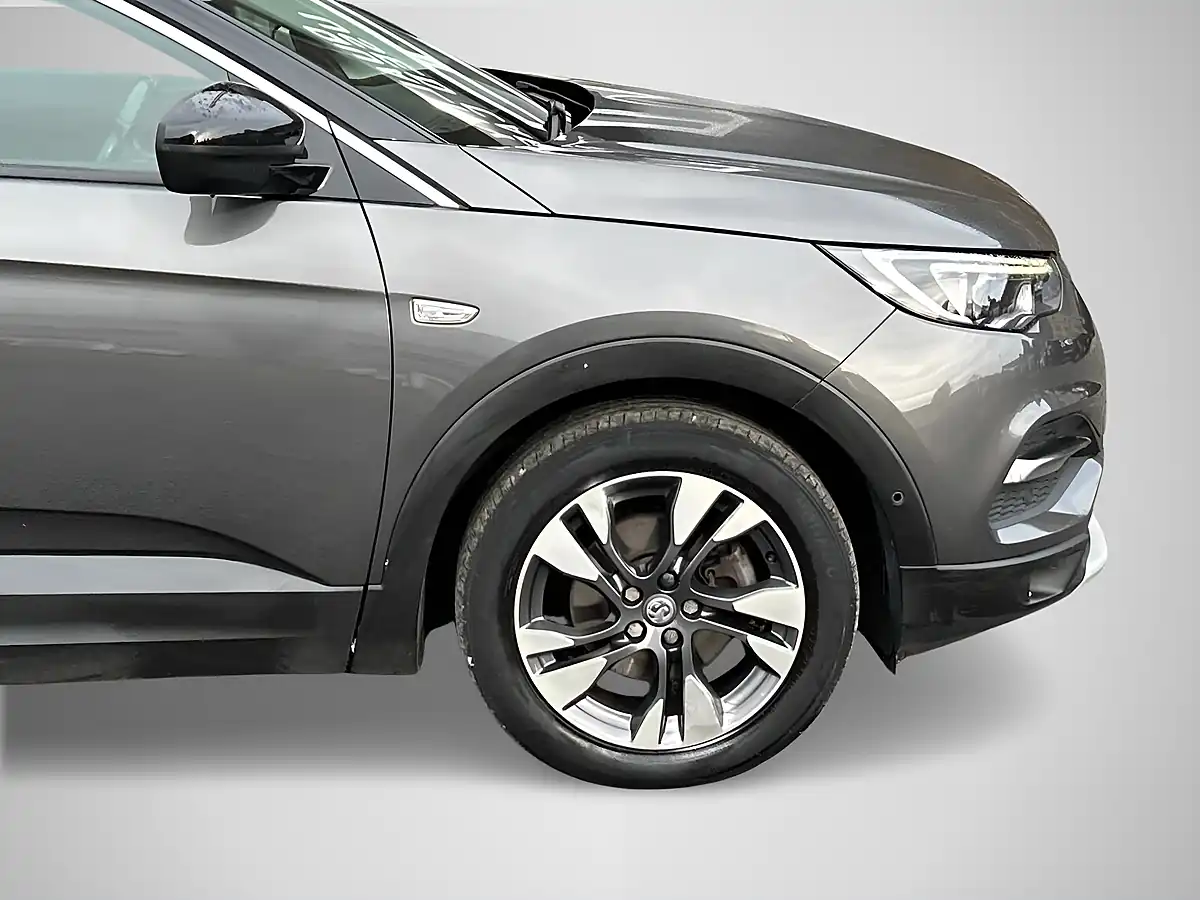 Used 2019 Vauxhall Grandland X Sport Nav Grey - Interior and Exterior details 14