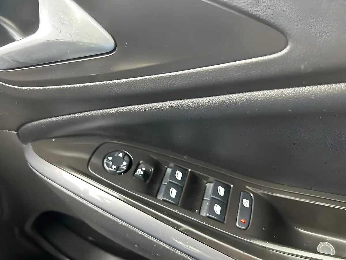 Used 2019 Vauxhall Grandland X Sport Nav Grey - Interior and Exterior details 19