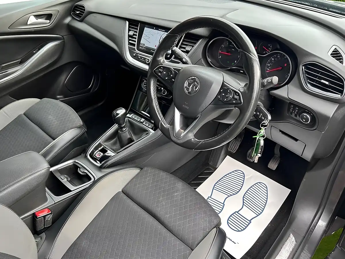 Used 2019 Vauxhall Grandland X Sport Nav Grey - Interior and Exterior details 4