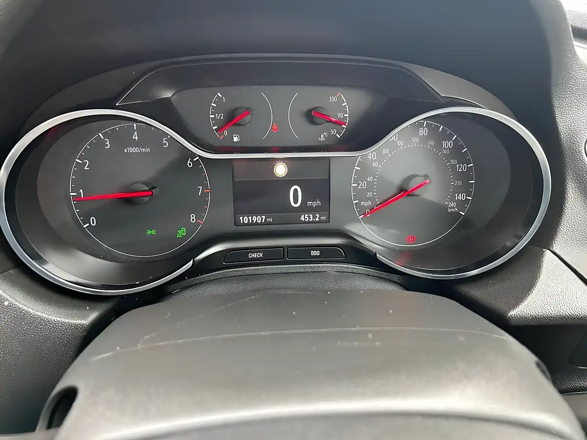 Used 2019 Vauxhall Grandland X Sport Nav Grey - Interior and Exterior details 7