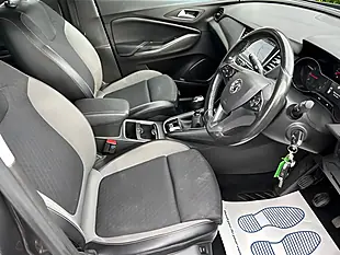 Used 2019 Vauxhall Grandland X Sport Nav Grey - Interior and Exterior details 9
