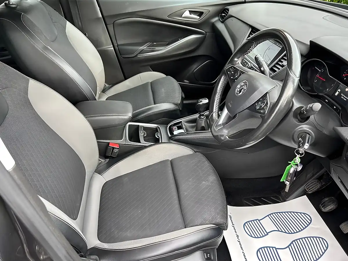 Used 2019 Vauxhall Grandland X Sport Nav Grey - Interior and Exterior details 9