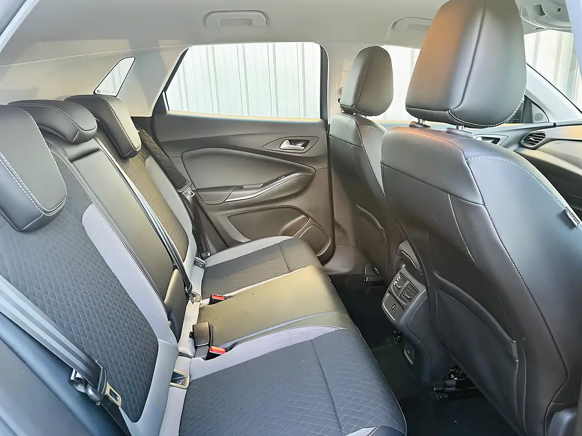 Used 2019 Vauxhall Grandland X Sport Nav Grey - Interior and Exterior details 13