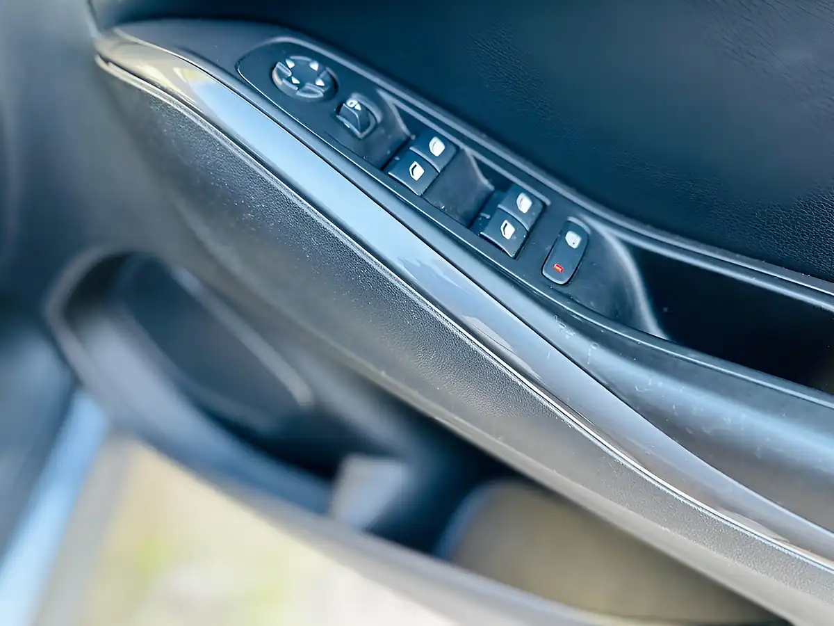 Used 2019 Vauxhall Grandland X Sport Nav Grey - Interior and Exterior details 14