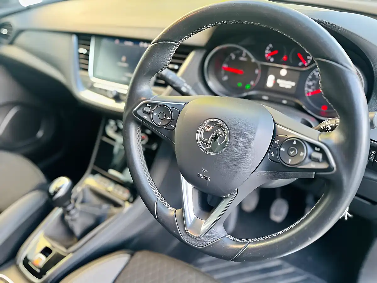 Used 2019 Vauxhall Grandland X Sport Nav Grey - Interior and Exterior details 16