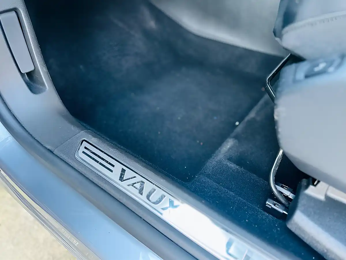 Used 2019 Vauxhall Grandland X Sport Nav Grey - Interior and Exterior details 19