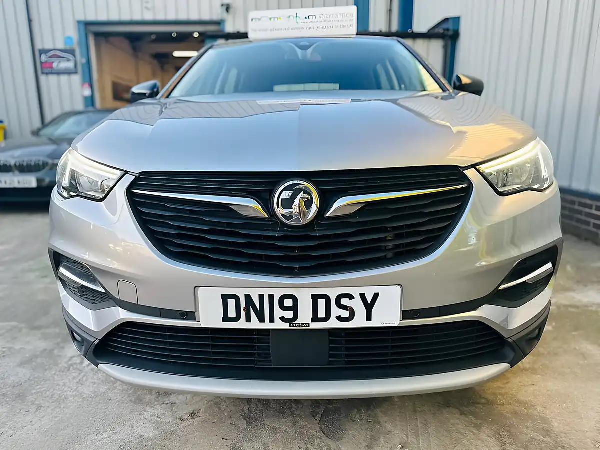Used 2019 Vauxhall Grandland X Sport Nav Grey - Interior and Exterior details 8