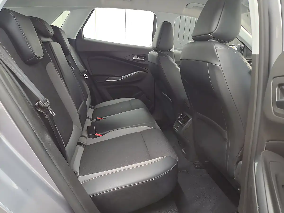 Used 2019 Vauxhall Grandland X Sport Nav Grey - Interior and Exterior details 14