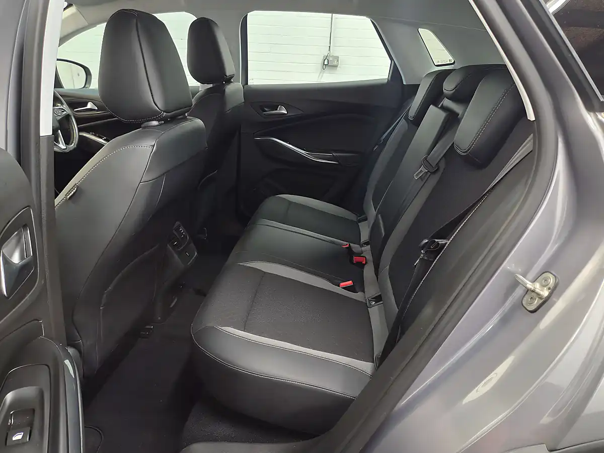 Used 2019 Vauxhall Grandland X Sport Nav Grey - Interior and Exterior details 15