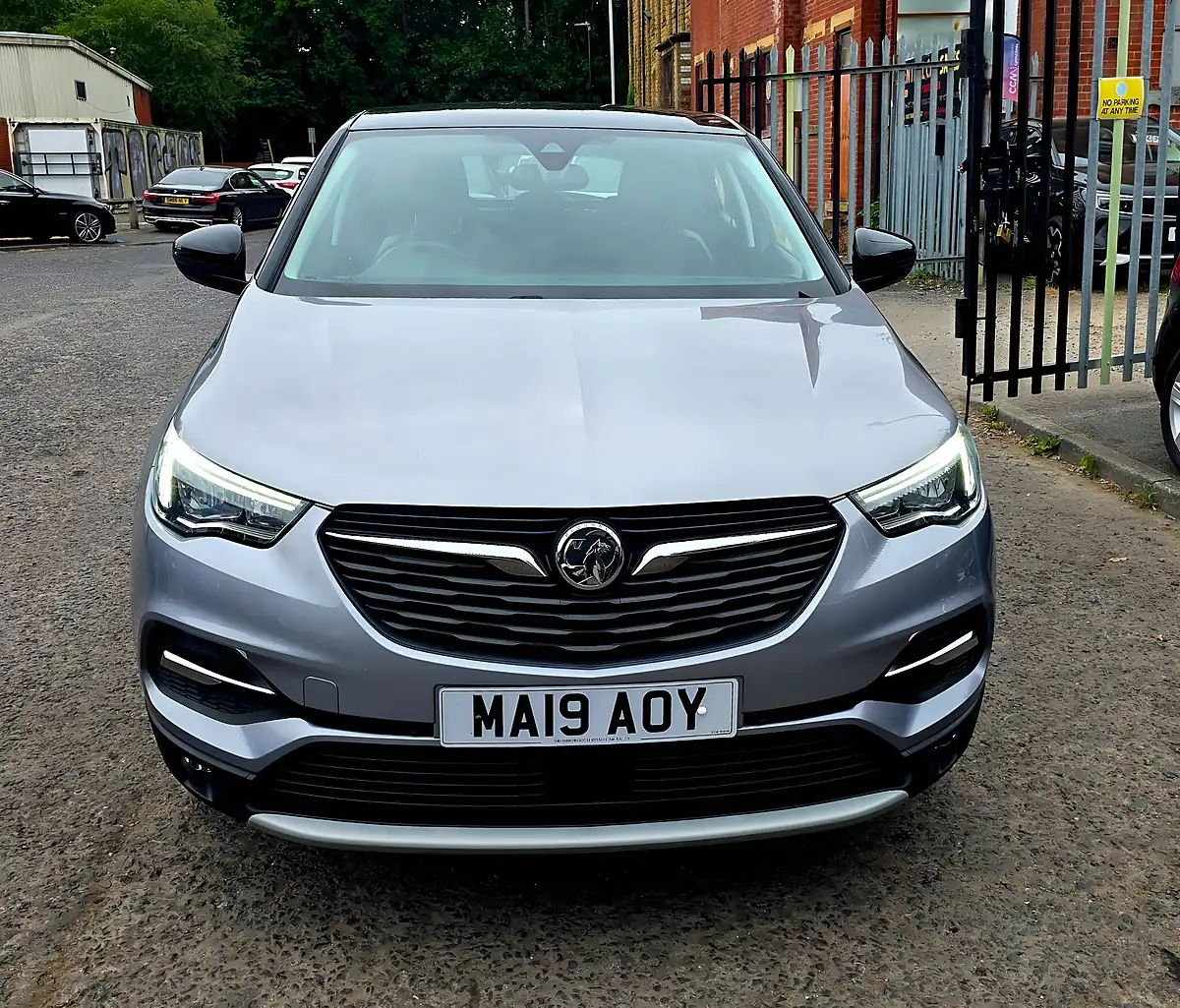 Used 2019 Vauxhall Grandland X Sport Nav - Front View