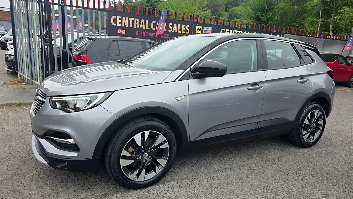 Used 2019 Vauxhall Grandland X Sport Nav - Interior and Exterior details 11