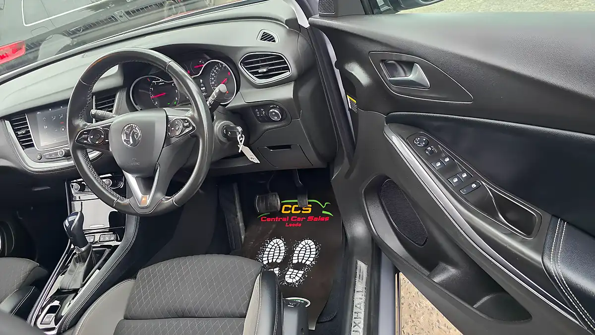 Used 2019 Vauxhall Grandland X Sport Nav - Interior and Exterior details 12