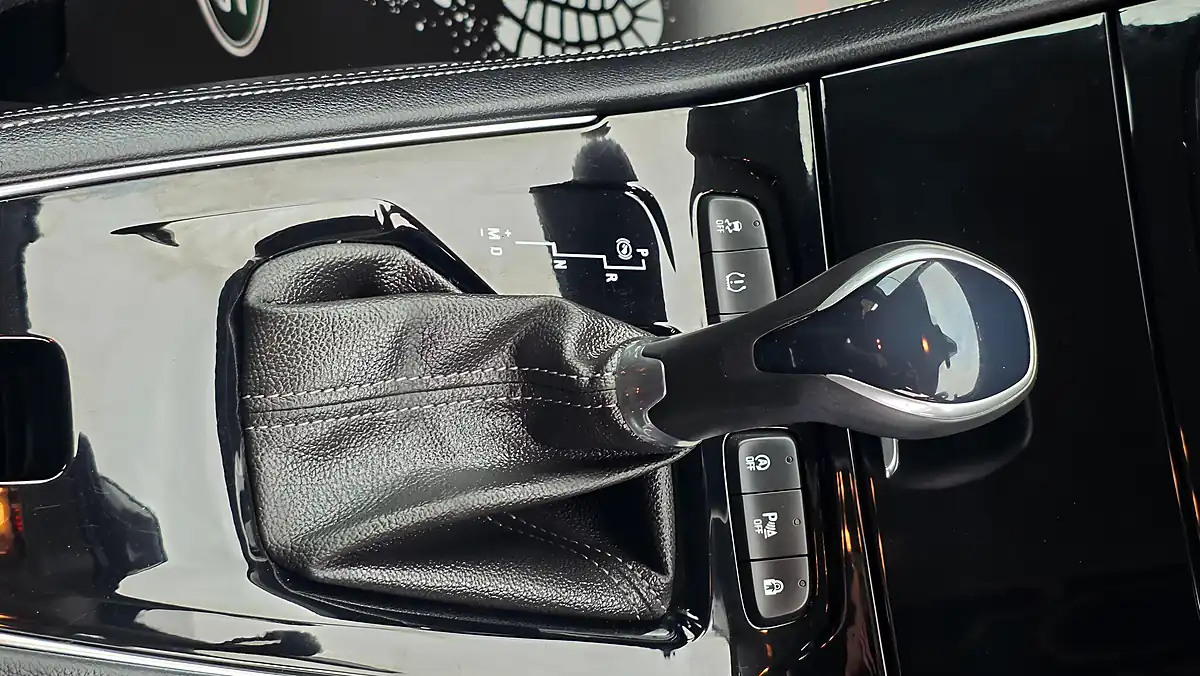 Used 2019 Vauxhall Grandland X Sport Nav - Interior and Exterior details 15