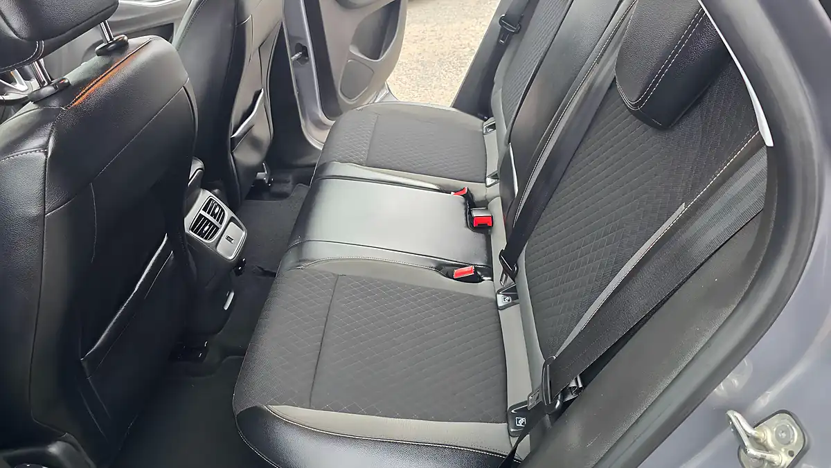 Used 2019 Vauxhall Grandland X Sport Nav - Interior and Exterior details 17