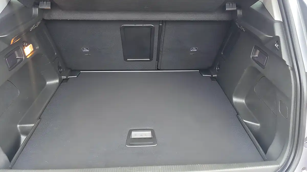 Used 2019 Vauxhall Grandland X Sport Nav - Interior and Exterior details 18