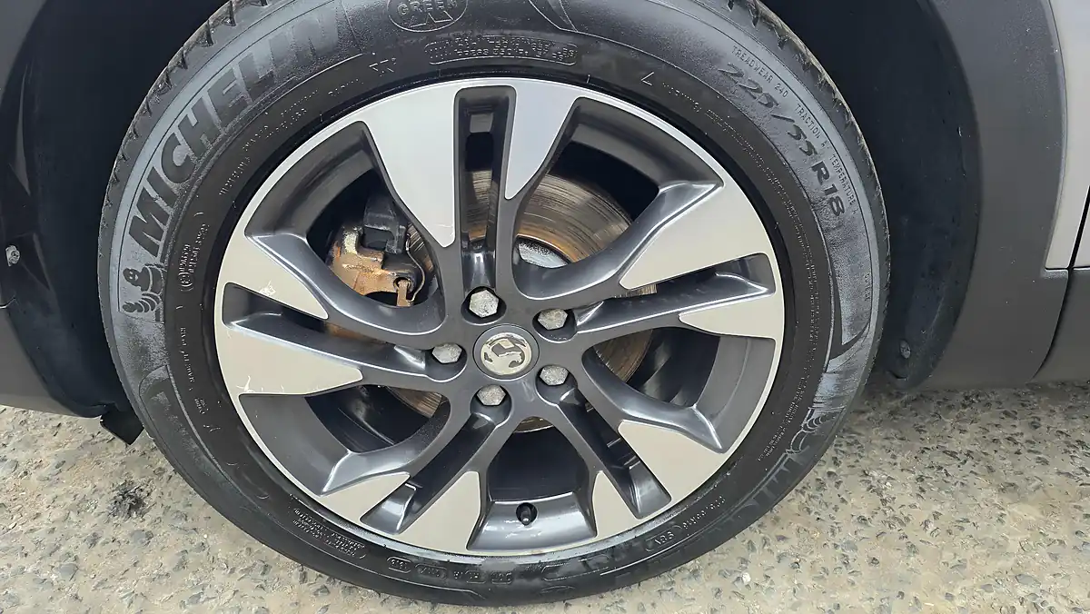 Used 2019 Vauxhall Grandland X Sport Nav - Interior and Exterior details 19