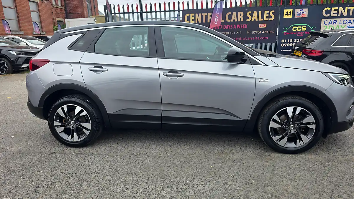 Used 2019 Vauxhall Grandland X Sport Nav - Interior and Exterior details 4