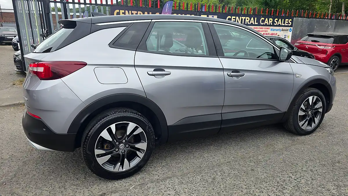 Used 2019 Vauxhall Grandland X Sport Nav - Interior and Exterior details 7