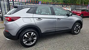 Used 2019 Vauxhall Grandland X Sport Nav - Interior and Exterior details 8