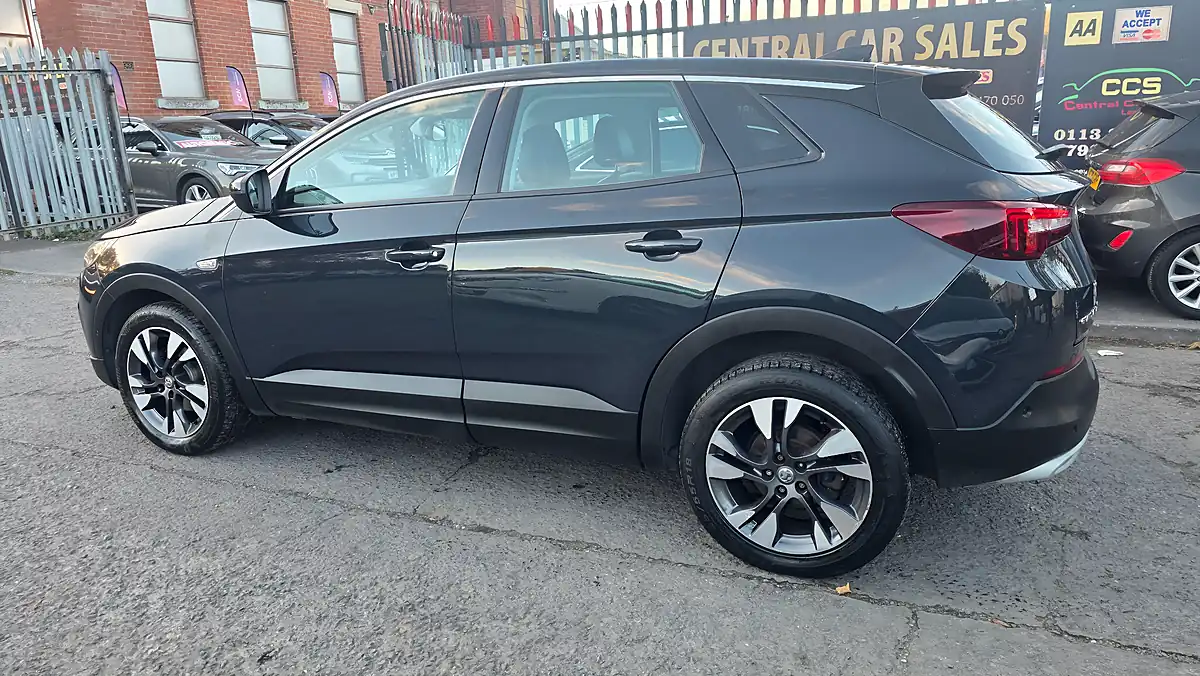 Used 2019 Vauxhall Grandland X Sport Nav - Interior and Exterior details 10
