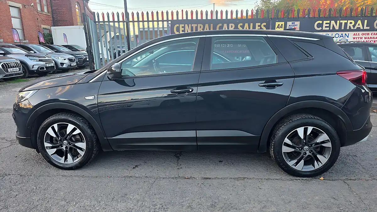 Used 2019 Vauxhall Grandland X Sport Nav - Interior and Exterior details 11