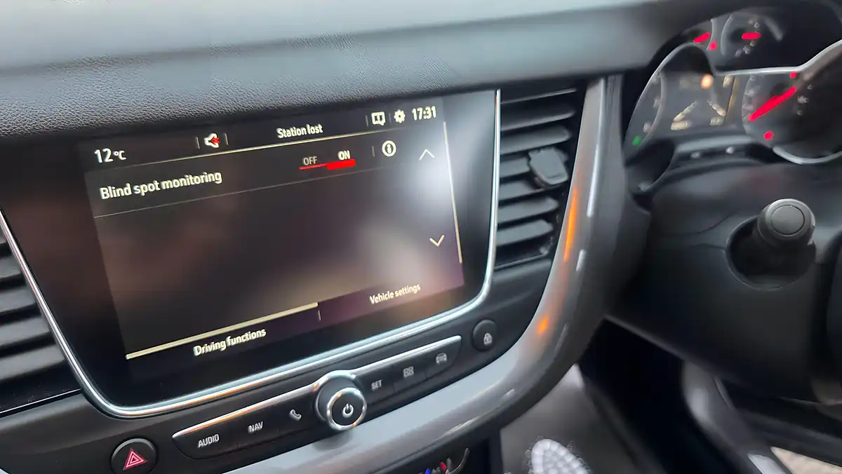 Used 2019 Vauxhall Grandland X Sport Nav - Interior and Exterior details 16