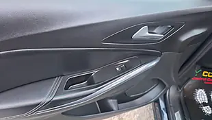 Used 2019 Vauxhall Grandland X Sport Nav - Interior and Exterior details 18