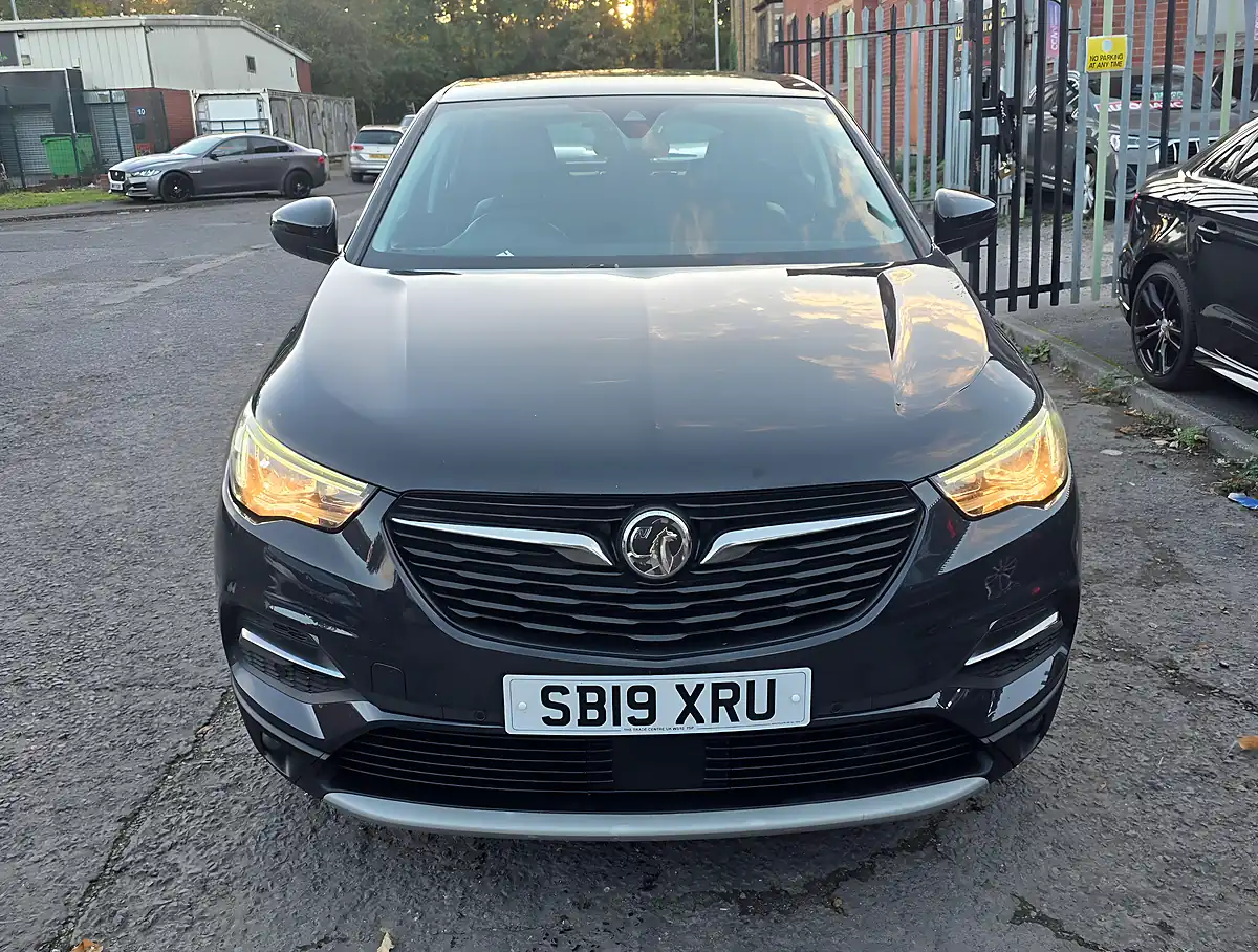 Used 2019 Vauxhall Grandland X Sport Nav - Interior and Exterior details 3