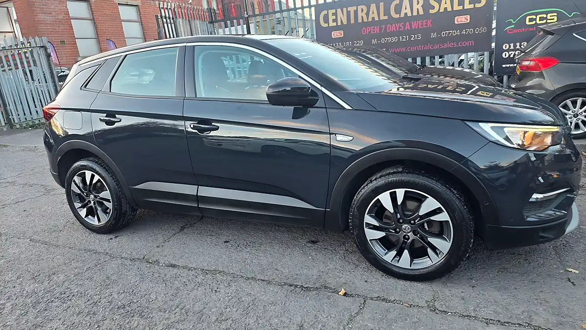 Used 2019 Vauxhall Grandland X Sport Nav - Interior and Exterior details 4