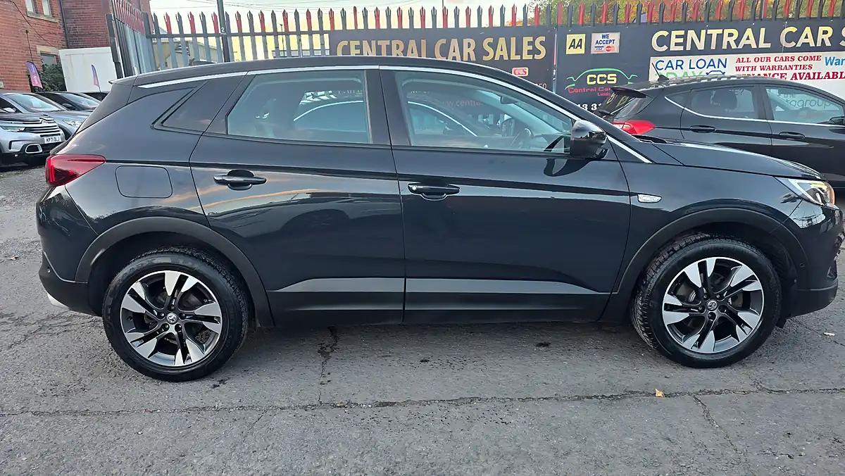 Used 2019 Vauxhall Grandland X Sport Nav - Interior and Exterior details 5