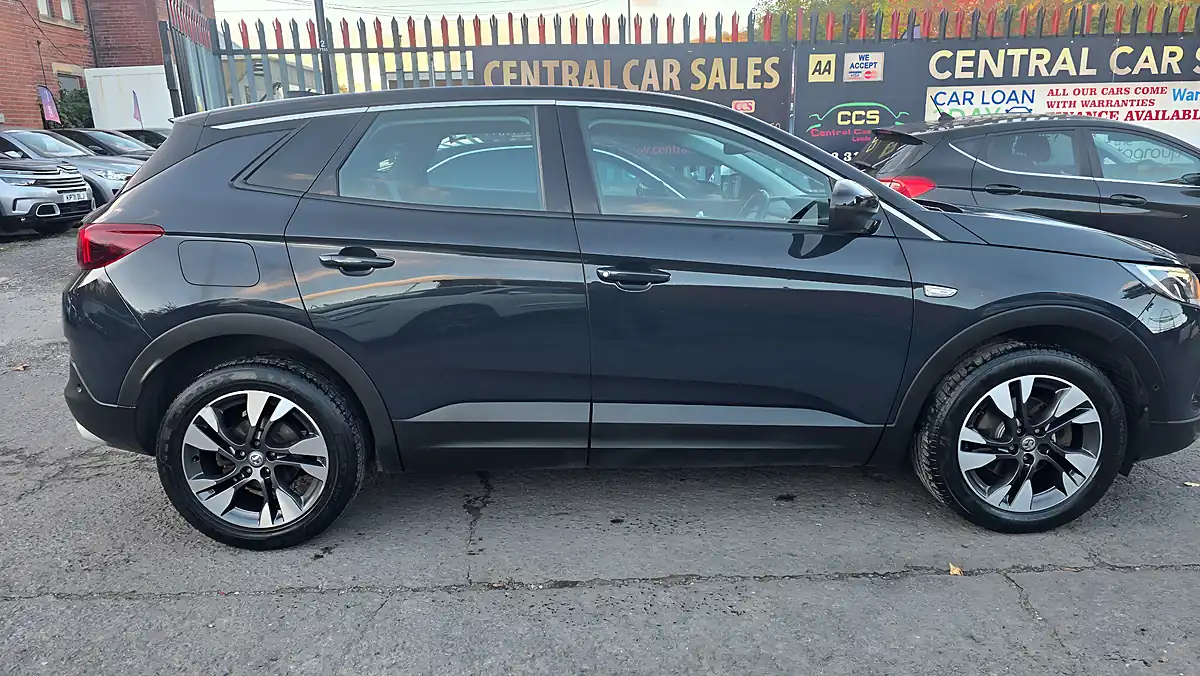 Used 2019 Vauxhall Grandland X Sport Nav - Interior and Exterior details 6