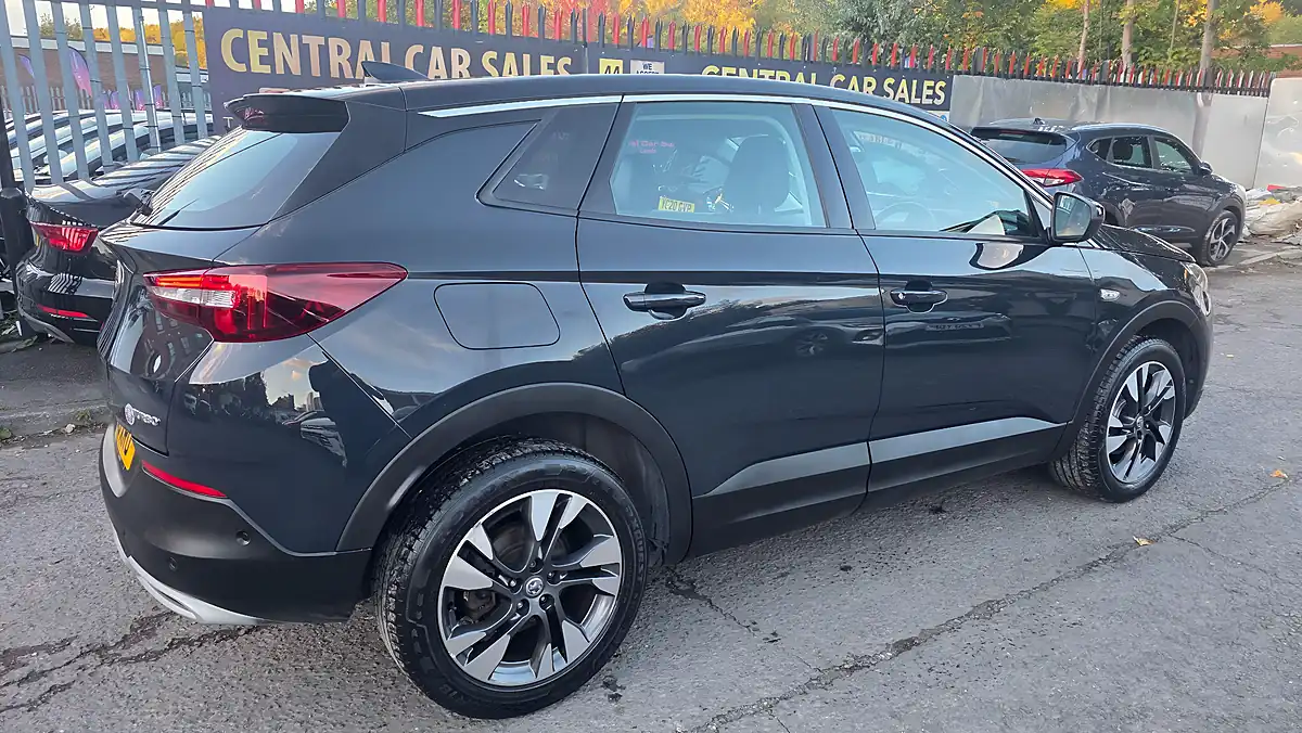 Used 2019 Vauxhall Grandland X Sport Nav - Interior and Exterior details 7
