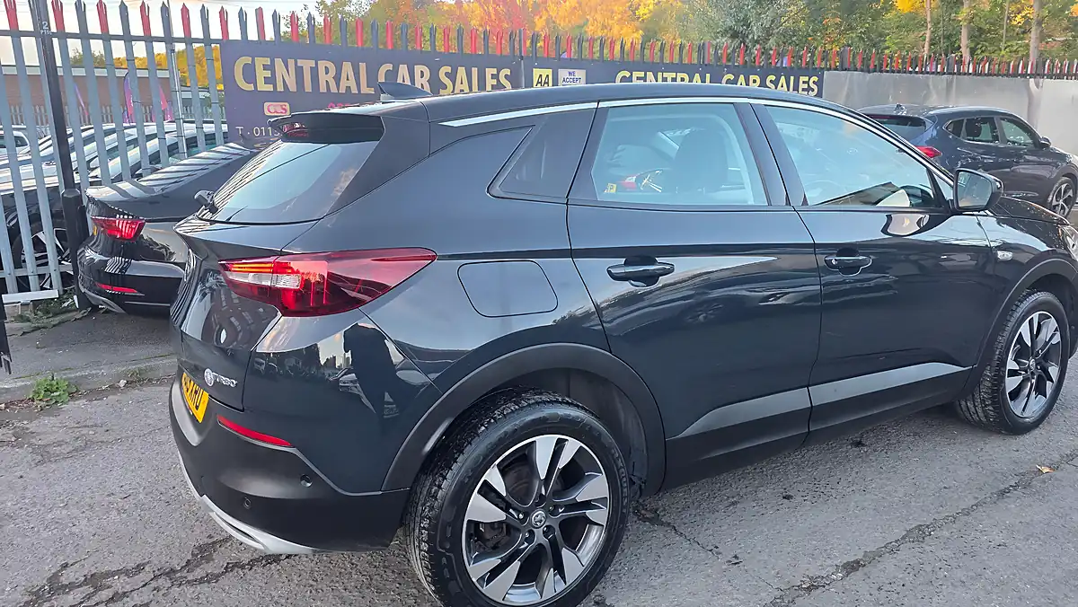 Used 2019 Vauxhall Grandland X Sport Nav - Interior and Exterior details 9