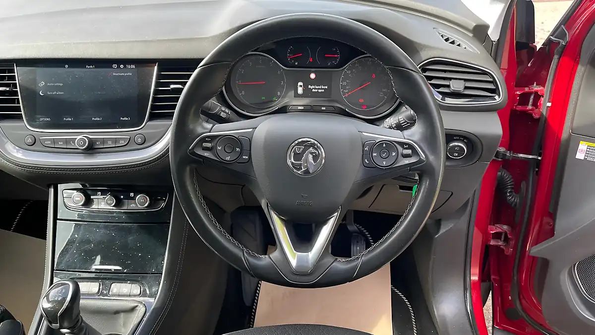 Used 2019 Vauxhall Grandland X Sport Nav Red - Interior and Exterior details 11