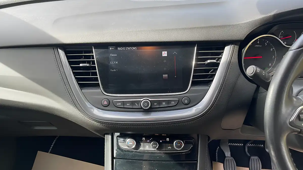 Used 2019 Vauxhall Grandland X Sport Nav Red - Interior and Exterior details 14