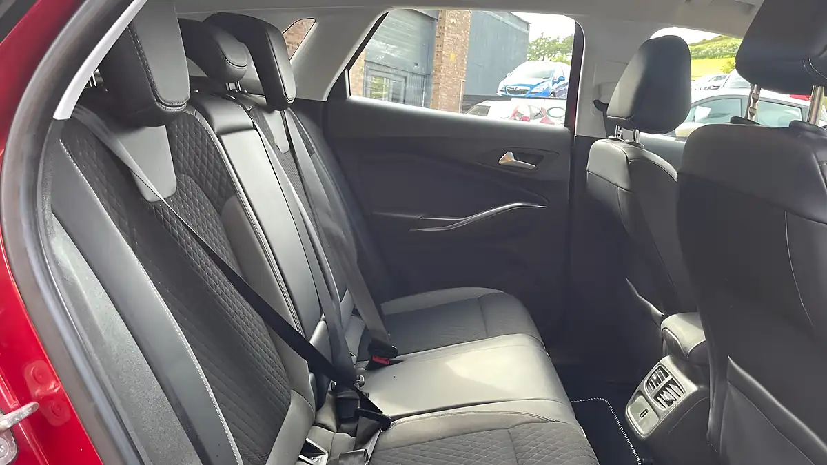 Used 2019 Vauxhall Grandland X Sport Nav Red - Interior and Exterior details 17
