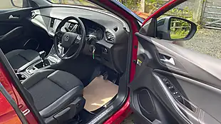 Used 2019 Vauxhall Grandland X Sport Nav Red - Interior and Exterior details 7