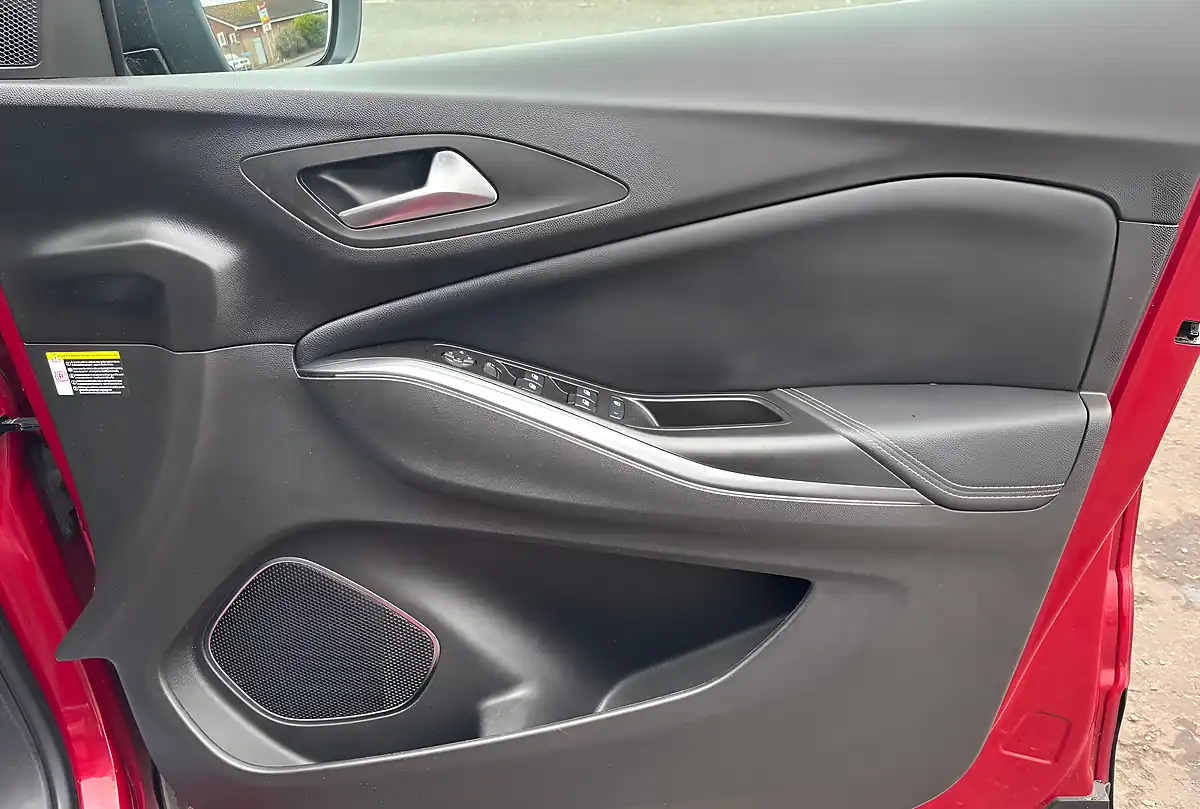 Used 2019 Vauxhall Grandland X Sport Nav Red - Interior and Exterior details 9