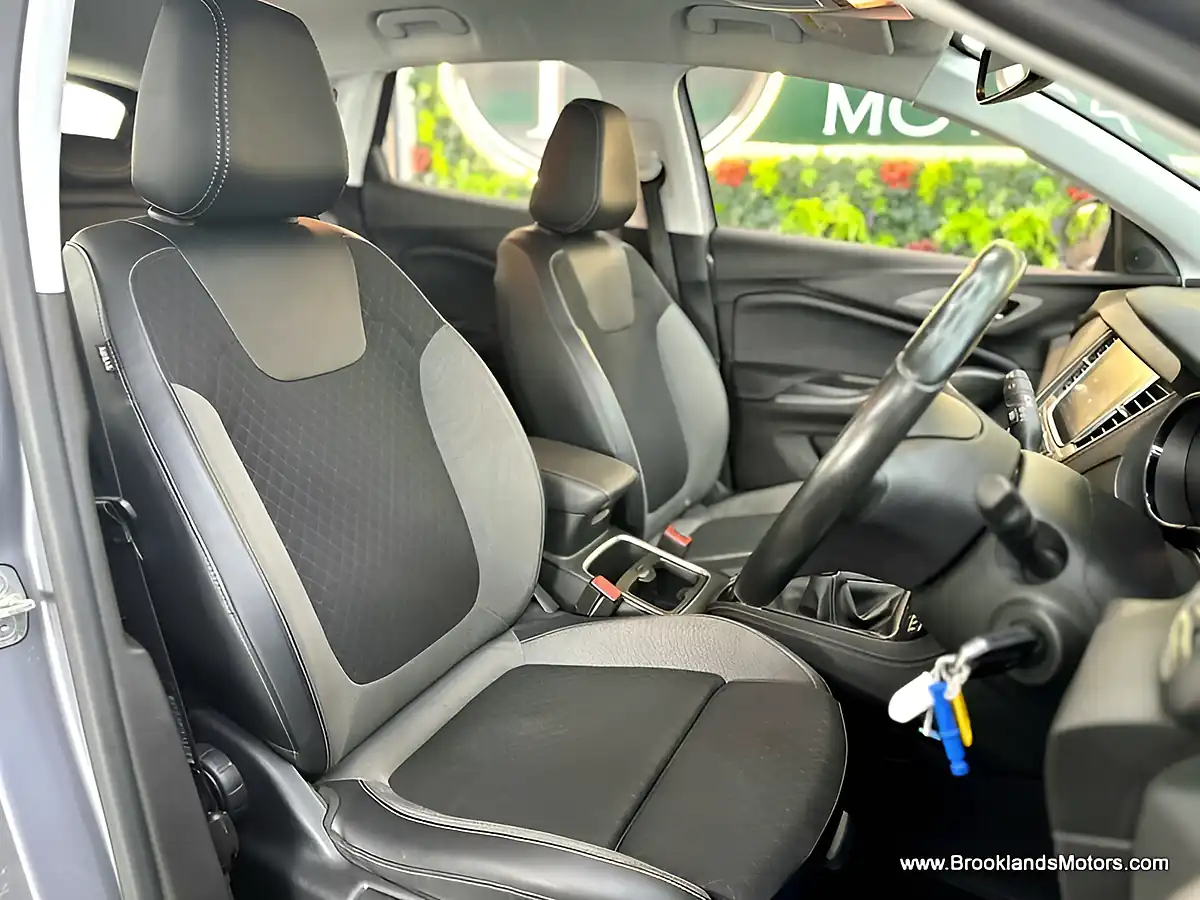 Used 2019 Vauxhall Grandland X Sport Nav S/S Grey - Interior and Exterior details 13