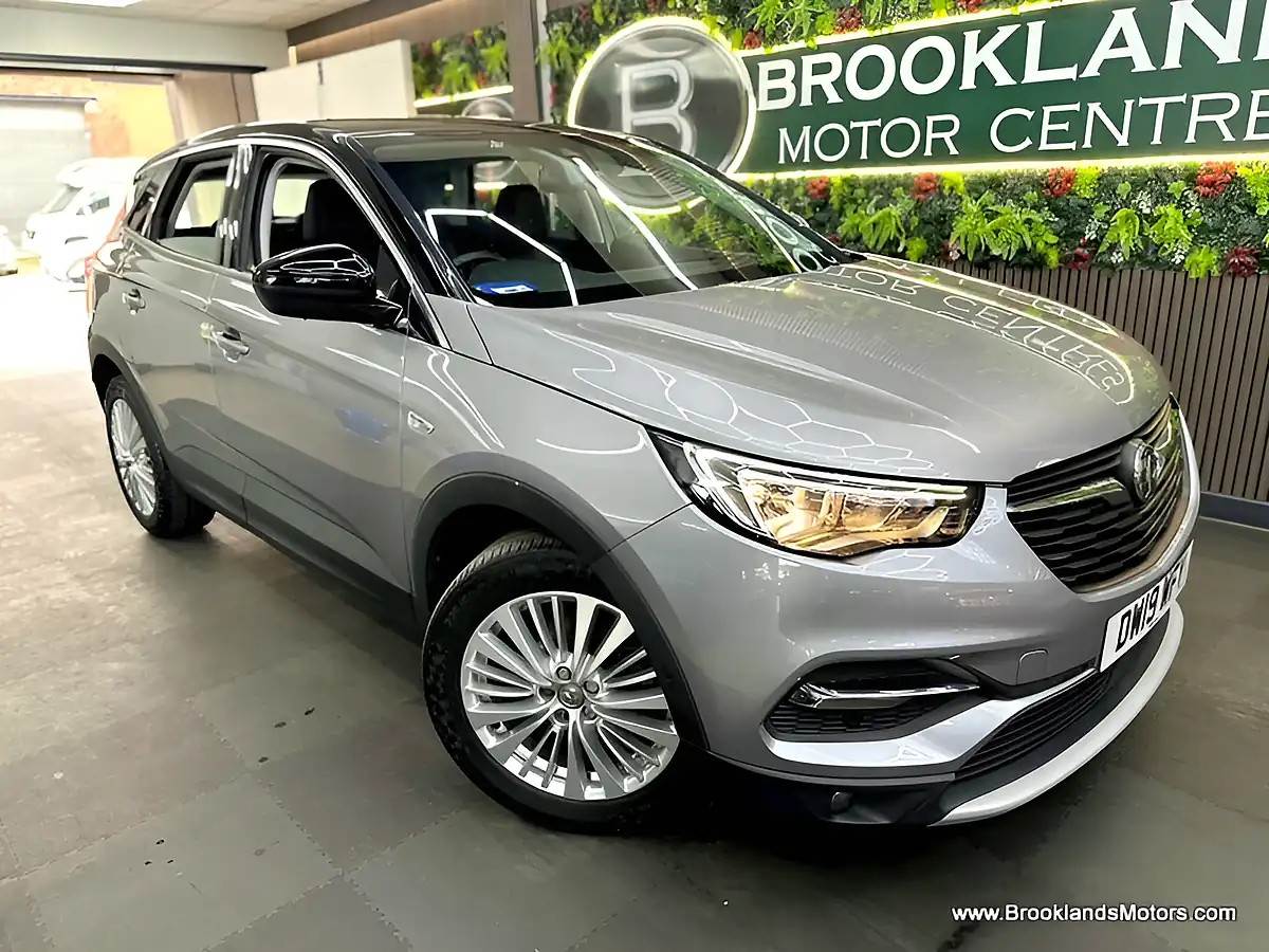 Used 2019 Vauxhall Grandland X Sport Nav S/S Grey - Interior and Exterior details 3