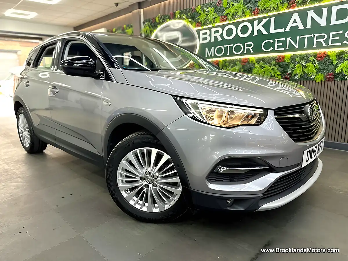 Used 2019 Vauxhall Grandland X Sport Nav S/S Grey - Interior and Exterior details 4