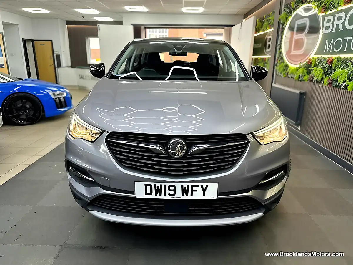 Used 2019 Vauxhall Grandland X Sport Nav S/S Grey - Interior and Exterior details 6