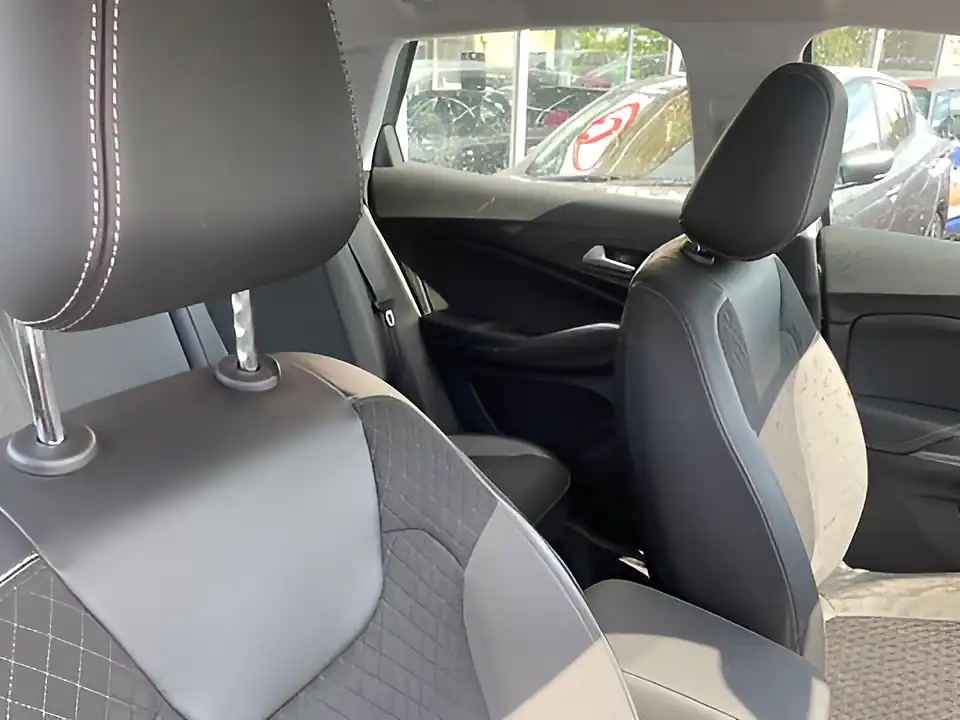 Used 2019 Vauxhall Grandland X Sport Nav S/S Grey - Interior and Exterior details 8