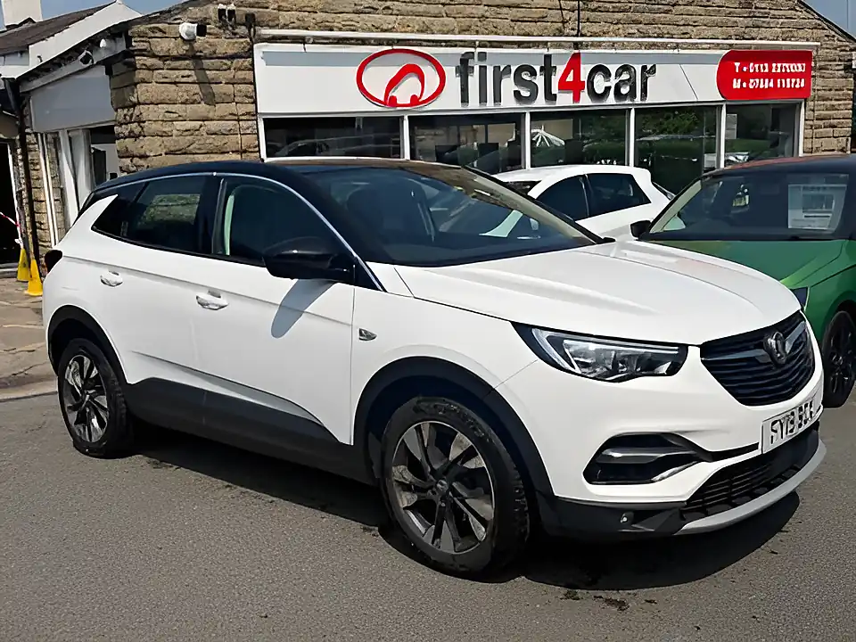 Used 2019 Vauxhall Grandland X Sport Nav S/S White - Front View