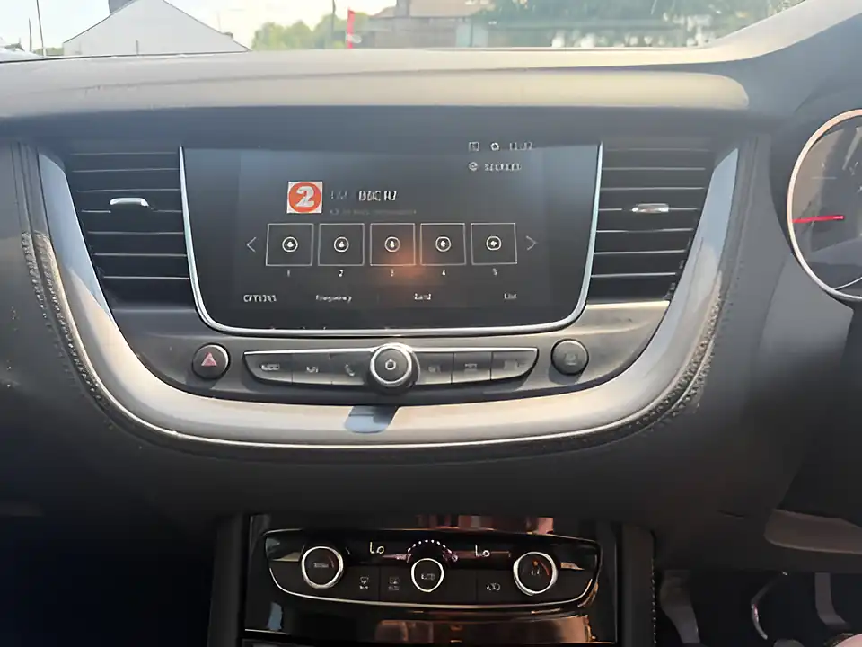 Used 2019 Vauxhall Grandland X Sport Nav S/S White - Interior and Exterior details 12