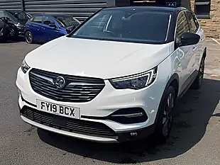 Used 2019 Vauxhall Grandland X Sport Nav S/S White - Interior and Exterior details 3