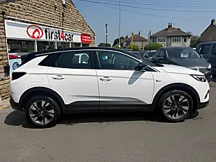Used 2019 Vauxhall Grandland X Sport Nav S/S White - Interior and Exterior details 6