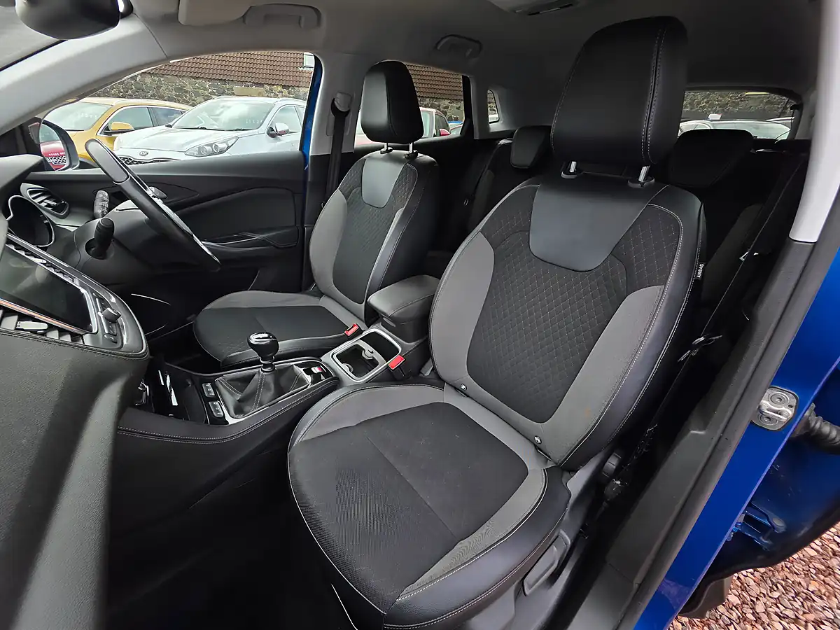 Used 2019 Vauxhall Grandland X Sport Nav Topaz Blue Metallic - Interior and Exterior details 10