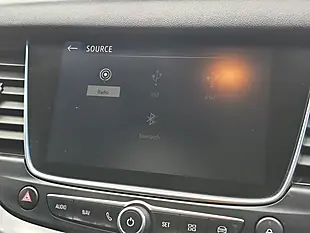 Used 2019 Vauxhall Grandland X Sport Nav White - Interior and Exterior details 16